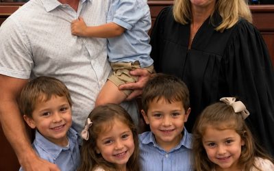 This Single Dad Fought to Adopt 5 Siblings Under 7 Before They Were Separated – The Judge Broke Down After Learning Why